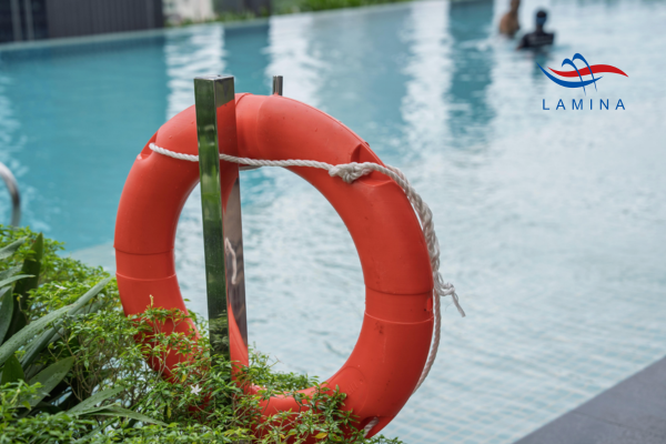 thiết bị cứu hộ bể bơi: phao cứu sinh