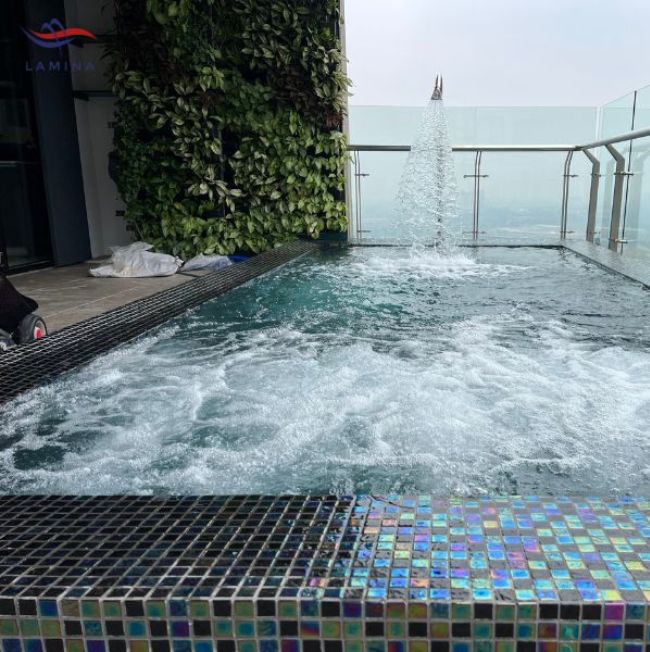 Bể bơi cao cấp ngay tại trung tâm Hà Nội